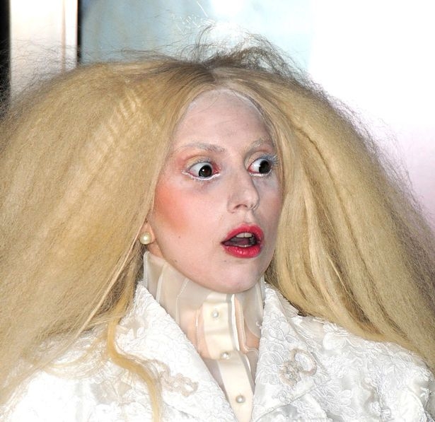 
	
	Tháng 8/2010, Lady Gaga đã có phát ngôn trên tạp chí Vanity Fair khiến người khác phải sững sờ: "Một điều kì lạ là nếu tôi ngủ với ai đó, họ sẽ lấy đi sự sáng tạo qua âm đạo vùng kín của tôi".